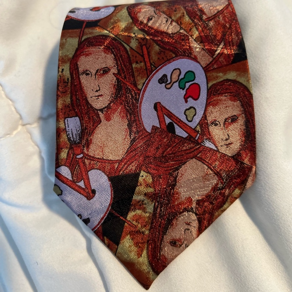 Mona Lisa tie